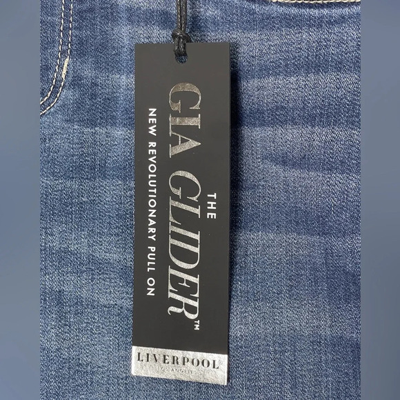 Liverpool Gia Glider Cruiser Jean Shorts Size 29/8 Highland Park Wash LM9137F86 - Picture 3 of 11